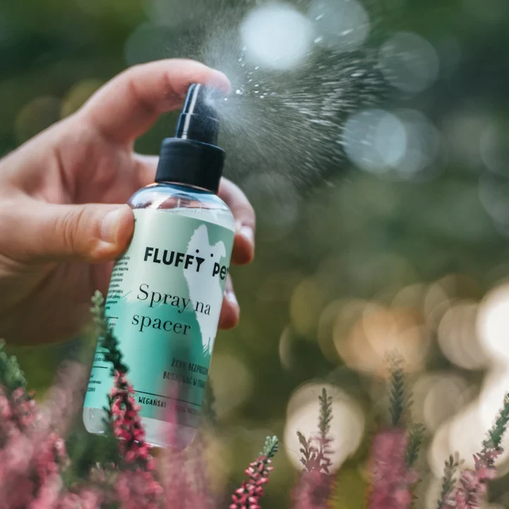 fluffy pet spray na spacer.webp